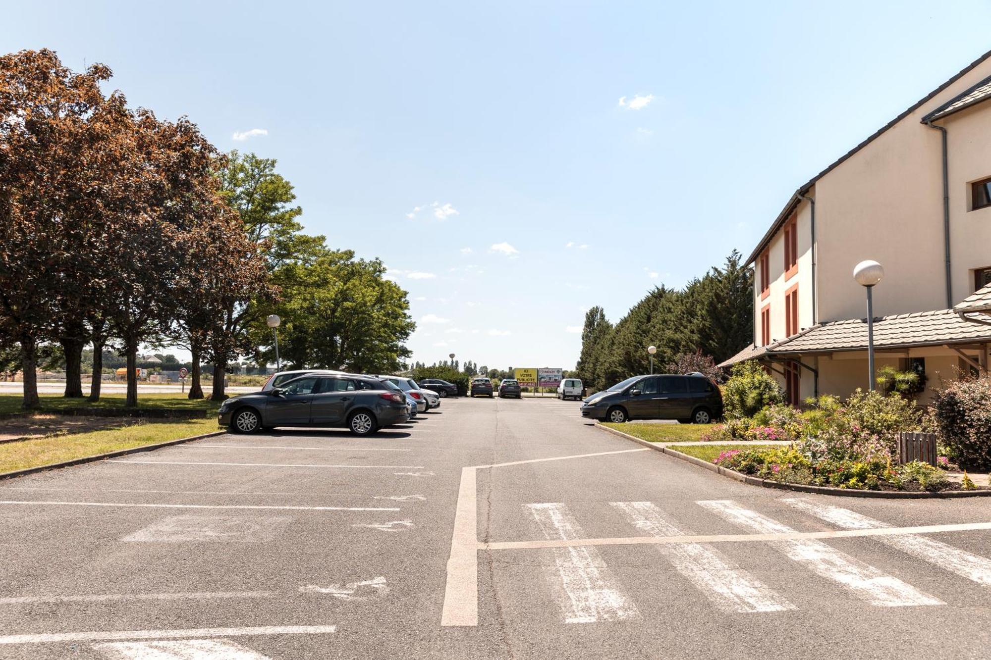Kyriad Châteauroux Buitenkant foto